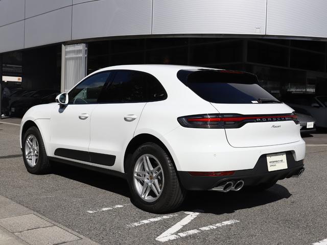 マカン マカン　スポーツテールパイプ（シルバー）　１８インチマカンＳホイール　プライバシーガラス　カラークレストホイールセンターキャップ　フロアマット（26枚目）