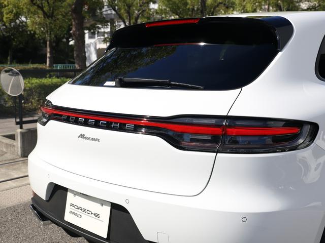 マカン マカン　スポーツテールパイプ（シルバー）　１８インチマカンＳホイール　プライバシーガラス　カラークレストホイールセンターキャップ　フロアマット（29枚目）