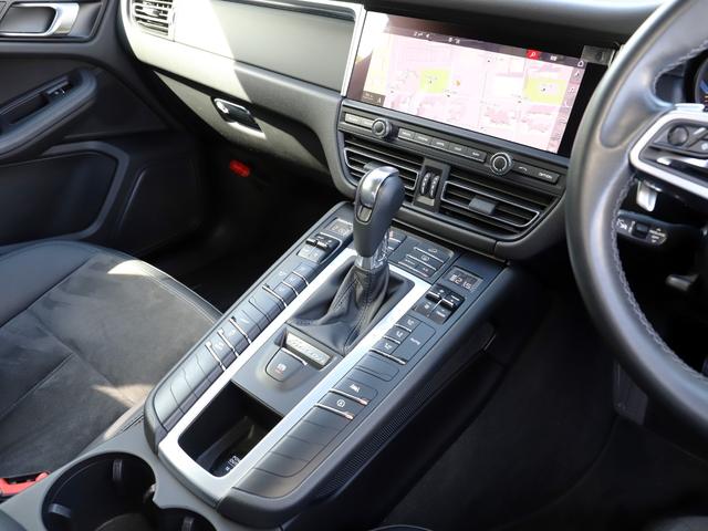 マカン マカン　スポーツテールパイプ（シルバー）　１８インチマカンＳホイール　プライバシーガラス　カラークレストホイールセンターキャップ　フロアマット（50枚目）