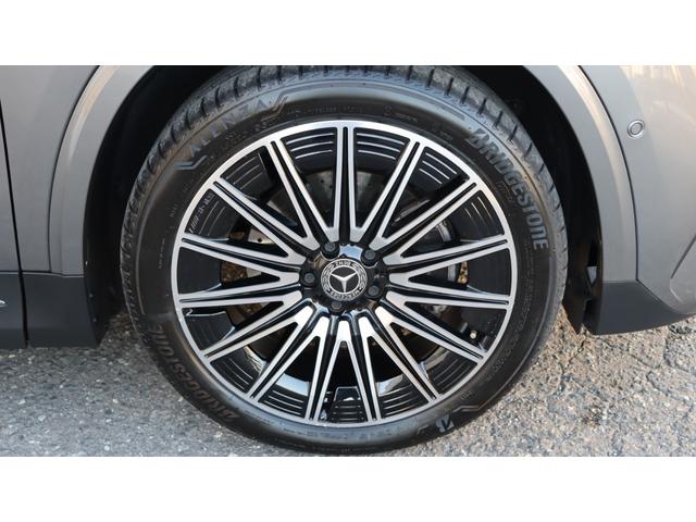 最大１００項目にも及ぶ点検を熟練のメカニックが実施し、メルセデス・ベンツの定める厳しい基準をクリアしたお車のみご納車いたします。