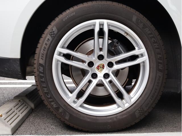 マカン マカン　２０２２年モデル　認定中古車保証付　パワーステアリングプラス　カラークレストホイール　プライバシーガラス（55枚目）