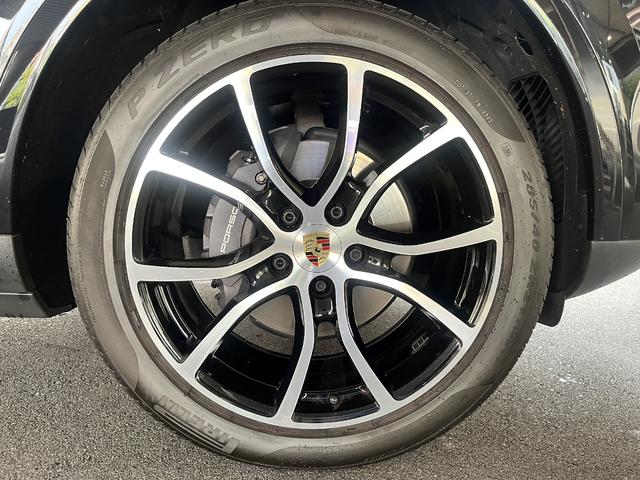 カイエン ベースグレード　２０１９年モデル　認定中古車保証付（4枚目）