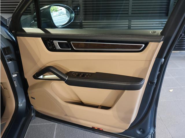 カイエン ターボ MY19認定中古車 スポエグ スポクロ(13枚目)