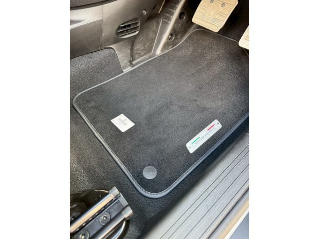 アバルト６９５ コンペティツィオーネ　ＳＡＢＥＬＴカーボンシェルシート　ＢＲＥＭＢＯキャリパー　ＲＥＣＯＲＤ　ＭＯＮＺＡマフラー　メダルアンテナ　純正ドライブレコーダー（7枚目）