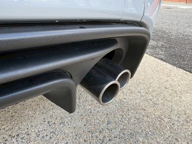 アバルト６９５ コンペティツィオーネ　ＳＡＢＥＬＴカーボンシェルシート　ＢＲＥＭＢＯキャリパー　ＲＥＣＯＲＤ　ＭＯＮＺＡマフラー　メダルアンテナ　純正ドライブレコーダー（16枚目）