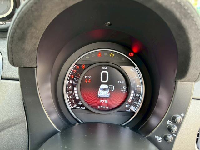 アバルト６９５ コンペティツィオーネ　ＳＡＢＥＬＴカーボンシェルシート　ＢＲＥＭＢＯキャリパー　ＲＥＣＯＲＤ　ＭＯＮＺＡマフラー　メダルアンテナ　純正ドライブレコーダー（29枚目）