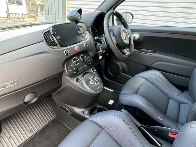 アバルト６９５ コンペティツィオーネ　ＳＡＢＥＬＴカーボンシェルシート　ＢＲＥＭＢＯキャリパー　ＲＥＣＯＲＤ　ＭＯＮＺＡマフラー　メダルアンテナ　純正ドライブレコーダー（48枚目）