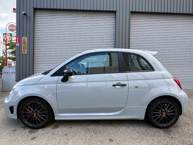 アバルト６９５ コンペティツィオーネ　ＳＡＢＥＬＴカーボンシェルシート　ＢＲＥＭＢＯキャリパー　ＲＥＣＯＲＤ　ＭＯＮＺＡマフラー　メダルアンテナ　純正ドライブレコーダー（49枚目）