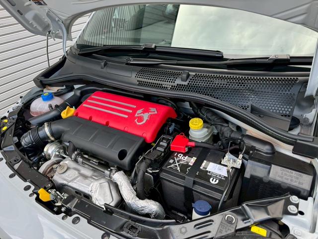 アバルト６９５ コンペティツィオーネ　ＳＡＢＥＬＴカーボンシェルシート　ＢＲＥＭＢＯキャリパー　ＲＥＣＯＲＤ　ＭＯＮＺＡマフラー　メダルアンテナ　純正ドライブレコーダー（51枚目）