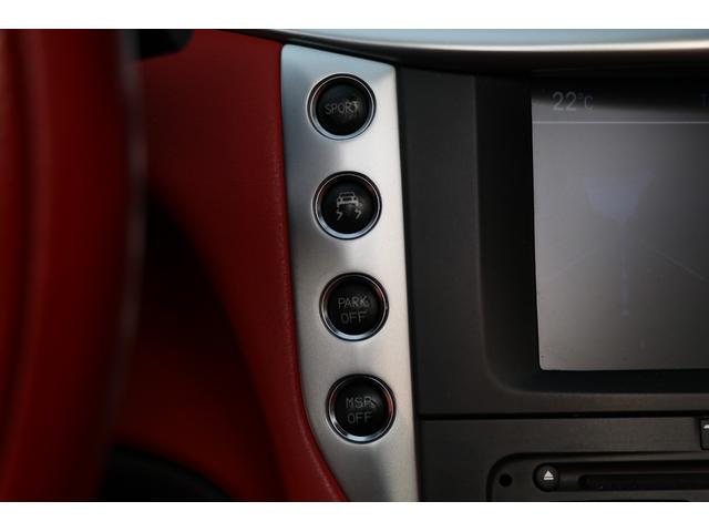 グランカブリオ ベースグレード　弊社顧客様買取車　赤レザーシート　クルーズコントロール　パドルシフト　ＥＴＣ　両席パワーシート　２０インチアルミホイール　キセノンヘッドライト　マフラー　障害物センサー　横滑り防止装置（65枚目）