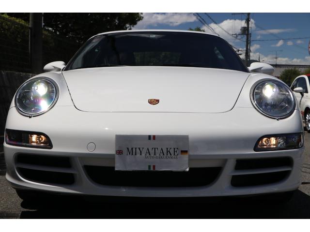 ９１１ ９１１カレラ４　ターボボディ　１８インチカレラＩＩＩホイール　ＰＳＭ　キセノンライト　電動サンルーフ　ブラックレザー　シートヒーター　取説　保証書　ワンオーナー車（12枚目）