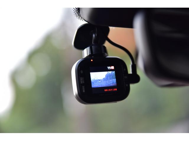 ７１８ケイマン ７１８ケイマン　弊社管理顧客様仕入れ　スマートエントリー　ハーフレザーシート　シートヒーター　レーダー　バックカメラ　ＥＴＣ２．０　パワークラフトマフラー　Ｈ＆Ｒダウンサス　４輪アライメント計測済　ノーマルパーツ有（4枚目）