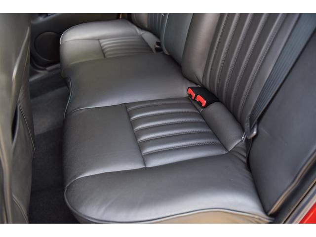 アルファ１５６ ２．５　Ｖ６　２４Ｖ　弊社顧客様下取り車　黒革シート　６ＭＴ　デジタルインナーミラー（3枚目）