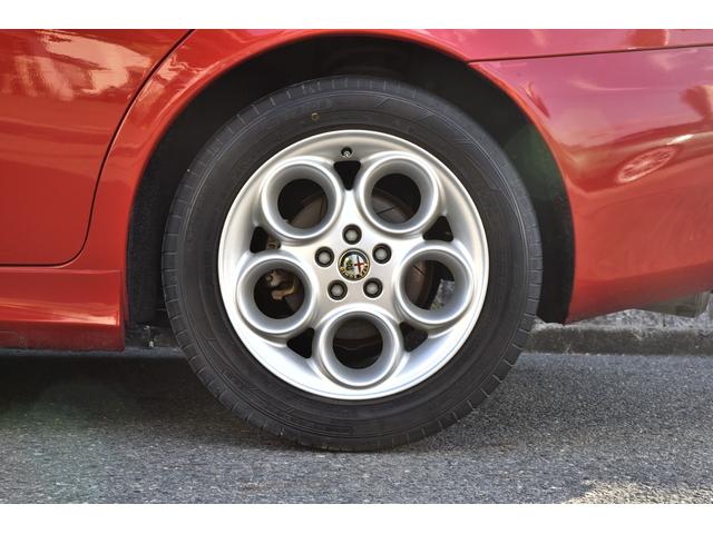 アルファ１５６ ２．５　Ｖ６　２４Ｖ　弊社顧客様下取り車　黒革シート　６ＭＴ　デジタルインナーミラー（11枚目）