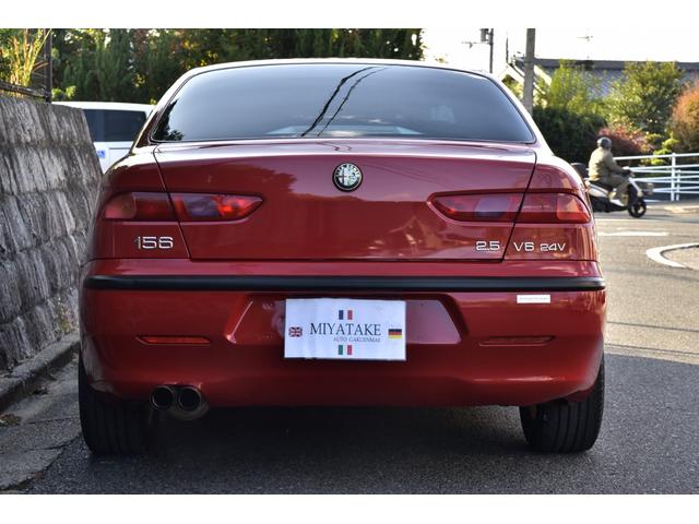 アルファ１５６ ２．５　Ｖ６　２４Ｖ　弊社顧客様下取り車　黒革シート　６ＭＴ　デジタルインナーミラー（14枚目）
