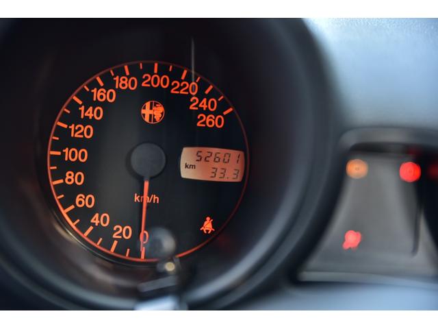アルファ１５６ ２．５　Ｖ６　２４Ｖ　弊社顧客様下取り車　黒革シート　６ＭＴ　デジタルインナーミラー（15枚目）