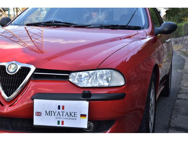 アルファ１５６ ２．５　Ｖ６　２４Ｖ　弊社顧客様下取り車　黒革シート　６ＭＴ　デジタルインナーミラー（18枚目）