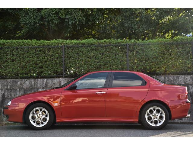 アルファ１５６ ２．５　Ｖ６　２４Ｖ　弊社顧客様下取り車　黒革シート　６ＭＴ　デジタルインナーミラー（30枚目）