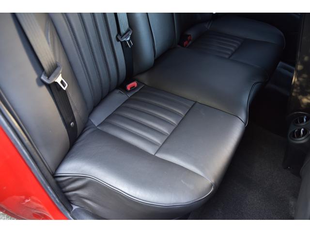 アルファ１５６ ２．５　Ｖ６　２４Ｖ　弊社顧客様下取り車　黒革シート　６ＭＴ　デジタルインナーミラー（32枚目）