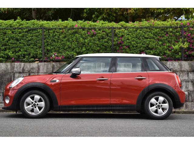 ＭＩＮＩ クーパー　クーパー（５名）　ワンオーナー車　純正ナビ　消耗品交換（3枚目）