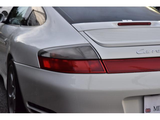 ９１１ ９１１カレラ４Ｓ　左Ｈ　ブラックレザーシート　パワーシート　純正１８インチアルミホイール　レッドキャリパー　社外ナビ　ドリルドローター　スペアキー（11枚目）