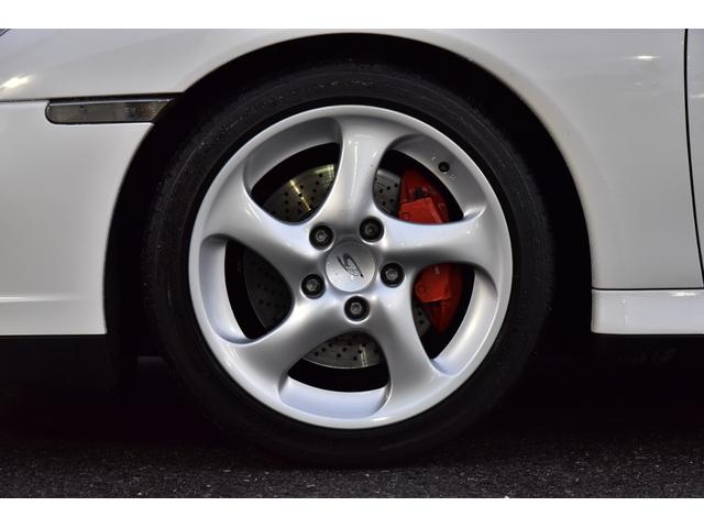 ９１１ ９１１カレラ４Ｓ　左Ｈ　ブラックレザーシート　パワーシート　純正１８インチアルミホイール　レッドキャリパー　社外ナビ　ドリルドローター　スペアキー（16枚目）