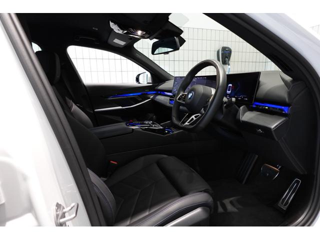 i5 eDrive 40 Mスポーツ 全方位カメラ ヘッドアップディスプレイ 黒合皮シート シートヒーター 純正地デジ 純正19インチAW ブラインドスポットモニター 電動リアゲート コンフォートアクセス アクティブクルーズコントロール(18枚目)