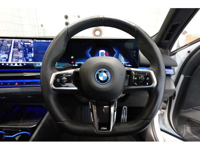 i5 eDrive 40 Mスポーツ 全方位カメラ ヘッドアップディスプレイ 黒合皮シート シートヒーター 純正地デジ 純正19インチAW ブラインドスポットモニター 電動リアゲート コンフォートアクセス アクティブクルーズコントロール(41枚目)