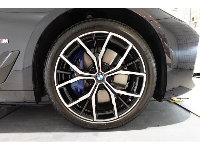 ５シリーズ ５４０ｉ　ｘＤｒｉｖｅ　Ｍスポーツ　ブラックレザーシート　全方位カメラ　純正地デジ　純正１９ＡＷ　アクティブクルーズコントロール　ブラインドスポットモニター　アダプティブヘッドライト　ワイヤレスチャージング　シートヒーター　認定中古車（6枚目）