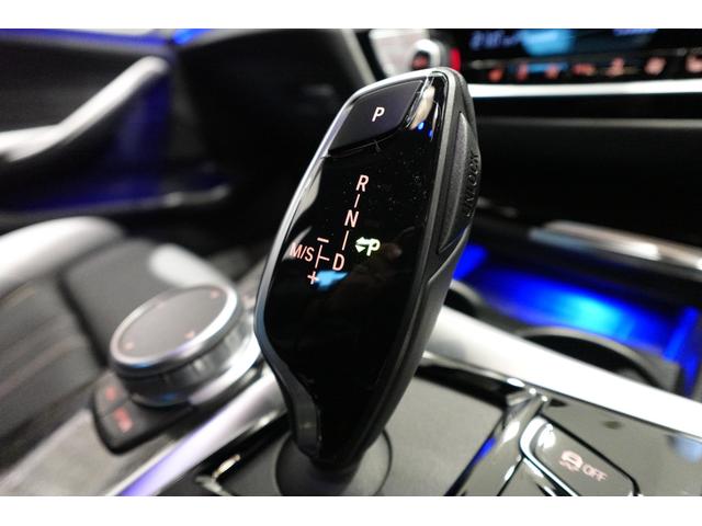 ５シリーズ ５４０ｉ　ｘＤｒｉｖｅ　Ｍスポーツ　ブラックレザーシート　全方位カメラ　純正地デジ　純正１９ＡＷ　アクティブクルーズコントロール　ブラインドスポットモニター　アダプティブヘッドライト　ワイヤレスチャージング　シートヒーター　認定中古車（54枚目）