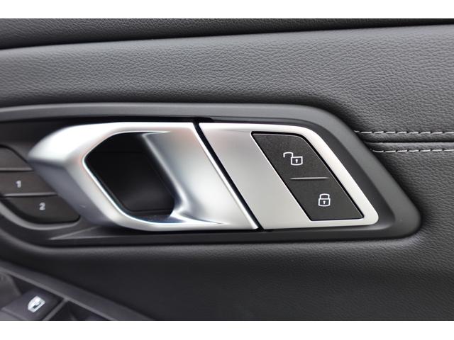 3シリーズ 320d xDrive Mスポーツ ハイラインパッケージ コンフォートパッケージ バックカメラ アクティブクルーズコントロール 純正18AW ワイヤレスチャージング ヘッドアップディスプレイ ワンオーナー ブラックレザー 認定中古車(32枚目)