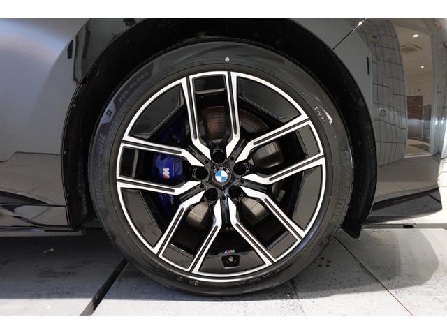 i7 xDrive 60 Mスポーツ 元メーカー車両 Bowers&Wilkinsスピーカー パノラマガラスサンルーフ ソフトクローザードア 全方位カメラ 純正20インチアルミ ブラックレザーシート ベンチレーションシート 認定中古車(6枚目)