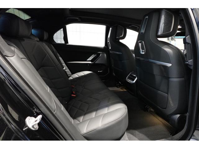 i7 xDrive 60 Mスポーツ 元メーカー車両 Bowers&Wilkinsスピーカー パノラマガラスサンルーフ ソフトクローザードア 全方位カメラ 純正20インチアルミ ブラックレザーシート ベンチレーションシート 認定中古車(20枚目)