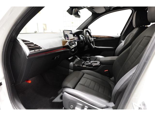X3 xDrive 20d Mスポーツ パノラマサンルーフ ベンチレーションシート ステアリングヒーター ハーマンカードンスピーカー ブラックレザーシート リアシートアジャストメント リアシートヒーター ウッドパネル 認定中古車(16枚目)