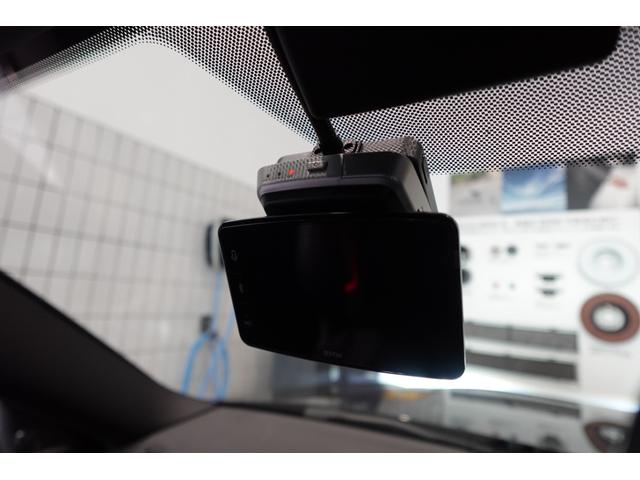 Ｍ２ ベースグレード　ワンオーナー　ブラックレザーシート　ジェスチャーコンロロール　ワイヤレスチャージング　ヘッドアップディスプレイ　ブラインドスポットモニター　フロント１９インチ・リア２０インチＡＷ　禁煙車　認定中古車（57枚目）
