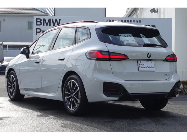 ２シリーズ ２１８ｄアクティブツアラー　Ｍスポーツ　元デモカー　テクノロジーパッケージ　ルーフレール　ヘッドアップディスプレイ　全方位カメラ　シートヒーター　ワイヤレスチャージング　純正１７インチＡＷ　アダプティブヘッドライト　禁煙車　認定中古車（13枚目）