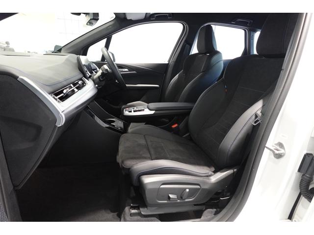 ２シリーズ ２１８ｄアクティブツアラー　Ｍスポーツ　元デモカー　テクノロジーパッケージ　ルーフレール　ヘッドアップディスプレイ　全方位カメラ　シートヒーター　ワイヤレスチャージング　純正１７インチＡＷ　アダプティブヘッドライト　禁煙車　認定中古車（21枚目）