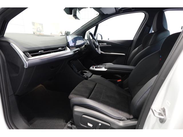 ２シリーズ ２１８ｄアクティブツアラー　Ｍスポーツ　元デモカー　テクノロジーパッケージ　ルーフレール　ヘッドアップディスプレイ　全方位カメラ　シートヒーター　ワイヤレスチャージング　純正１７インチＡＷ　アダプティブヘッドライト　禁煙車　認定中古車（22枚目）