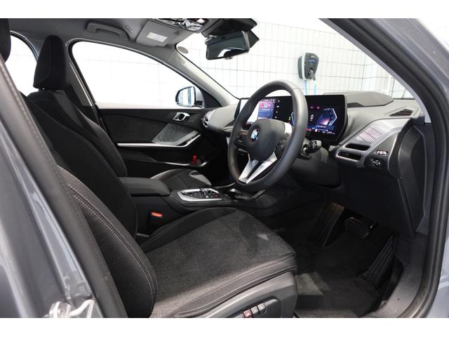 １シリーズ １２０ｄ　元デモカー　テクノロジーパッケージ　全方位カメラ　ヘッドアップディスプレイ　ワイヤレスチャージング　シートヒーター　ブラインドスポットモニター　電動リアゲート　アダプティブヘッドライト　認定中古車（18枚目）