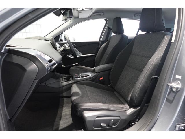 １シリーズ １２０ｄ　元デモカー　テクノロジーパッケージ　全方位カメラ　ヘッドアップディスプレイ　ワイヤレスチャージング　シートヒーター　ブラインドスポットモニター　電動リアゲート　アダプティブヘッドライト　認定中古車（21枚目）