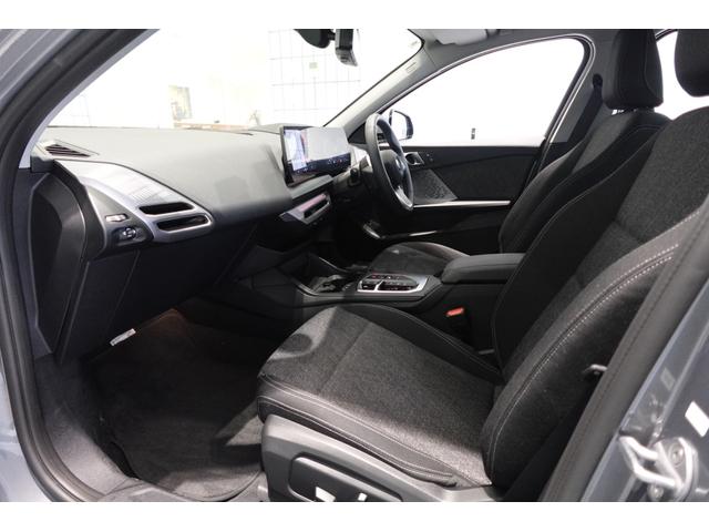 １シリーズ １２０ｄ　元デモカー　テクノロジーパッケージ　全方位カメラ　ヘッドアップディスプレイ　ワイヤレスチャージング　シートヒーター　ブラインドスポットモニター　電動リアゲート　アダプティブヘッドライト　認定中古車（22枚目）