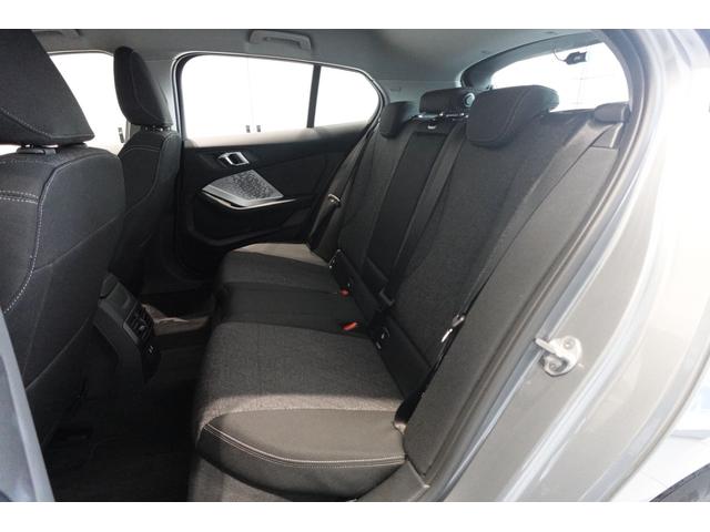 １シリーズ １２０ｄ　元デモカー　テクノロジーパッケージ　全方位カメラ　ヘッドアップディスプレイ　ワイヤレスチャージング　シートヒーター　ブラインドスポットモニター　電動リアゲート　アダプティブヘッドライト　認定中古車（23枚目）