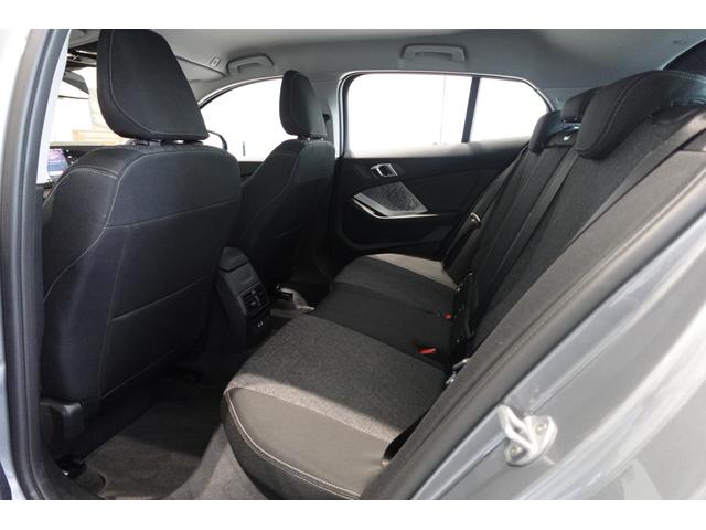 １シリーズ １２０ｄ　元デモカー　テクノロジーパッケージ　全方位カメラ　ヘッドアップディスプレイ　ワイヤレスチャージング　シートヒーター　ブラインドスポットモニター　電動リアゲート　アダプティブヘッドライト　認定中古車（24枚目）