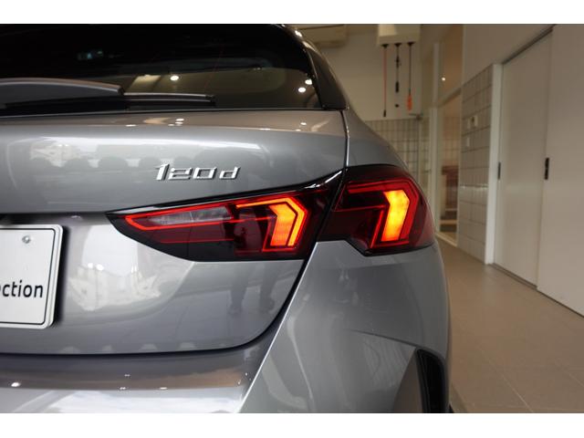 １シリーズ １２０ｄ　元デモカー　テクノロジーパッケージ　全方位カメラ　ヘッドアップディスプレイ　ワイヤレスチャージング　シートヒーター　ブラインドスポットモニター　電動リアゲート　アダプティブヘッドライト　認定中古車（66枚目）