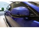 ドイツ本社と同様の教育、訓練を受けたBMW専門のメカニックが100項目にも上がるポイントを徹底的にチェック。交換基準に達した部品があればBMW純正部品を使用し整備した後にお客様に引渡しとなります。
