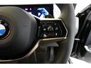ドイツ本社と同様の教育、訓練を受けたBMW専門のメカニックが100項目にも上がるポイントを徹底的にチェック。交換基準に達した部品があればBMW純正部品を使用し整備した後にお客様に引渡しとなります。