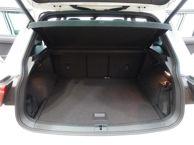 ティグアン R VW認定中古車 純正ナビ フルセグTV パノラマモニター BSM パワーバックドア BSM シートヒーター デジタルメーター 100V電源 スペアキー LEDヘッドライト 純正アルミホイール(10枚目)