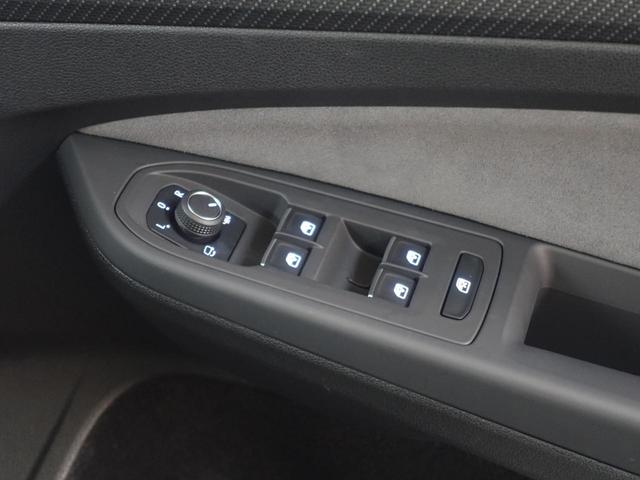 ドアミラーの曇り止めも付いております！