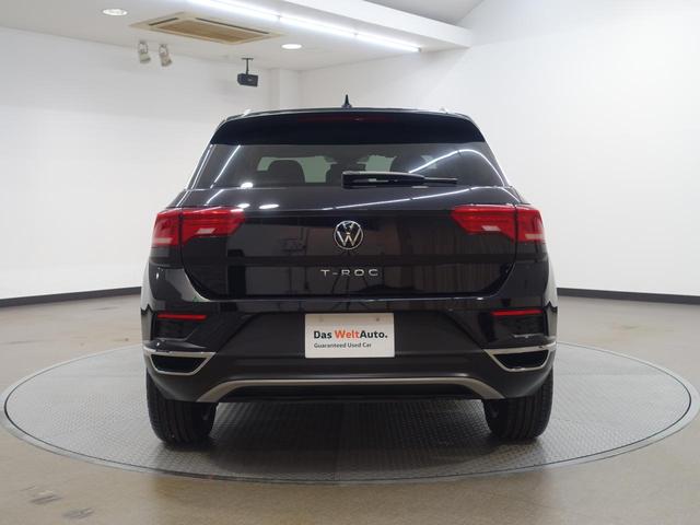 Ｔ－ロック ＴＳＩ　スタイルデザインパッケージ　ＶＷ認定中古車　ワンオーナー　純正ナビ　バックカメラ　パワーバックドア　ブラインドスポットモニター　クルーズコントロール　スペアキー　デジタルメーター　ＬＥＤヘッドライト　ＥＴＣ　純正アルミホイール（5枚目）