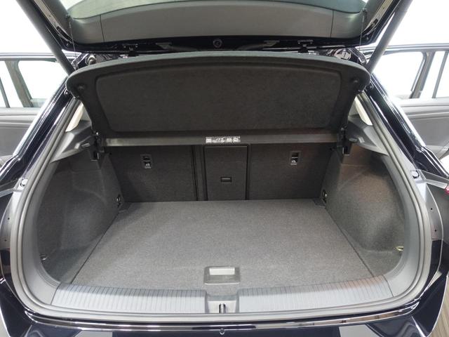 Ｔ－ロック ＴＳＩ　スタイルデザインパッケージ　ＶＷ認定中古車　ワンオーナー　純正ナビ　バックカメラ　パワーバックドア　ブラインドスポットモニター　クルーズコントロール　スペアキー　デジタルメーター　ＬＥＤヘッドライト　ＥＴＣ　純正アルミホイール（10枚目）